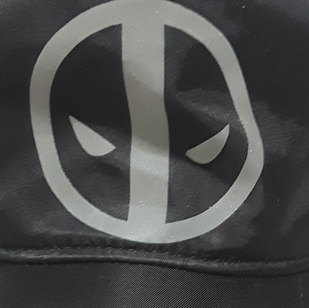 Deadpool Bioworld Marvel Cap Original Snapback Black & White Adjustable Hat - Picture 2 of 7